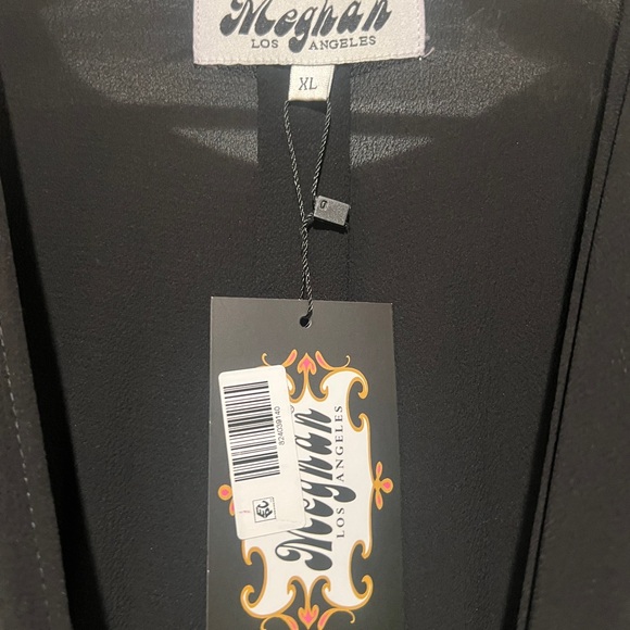 Meghan Flowy Black Women's Dress short with sheer layer NWT - Picture 4 of 10